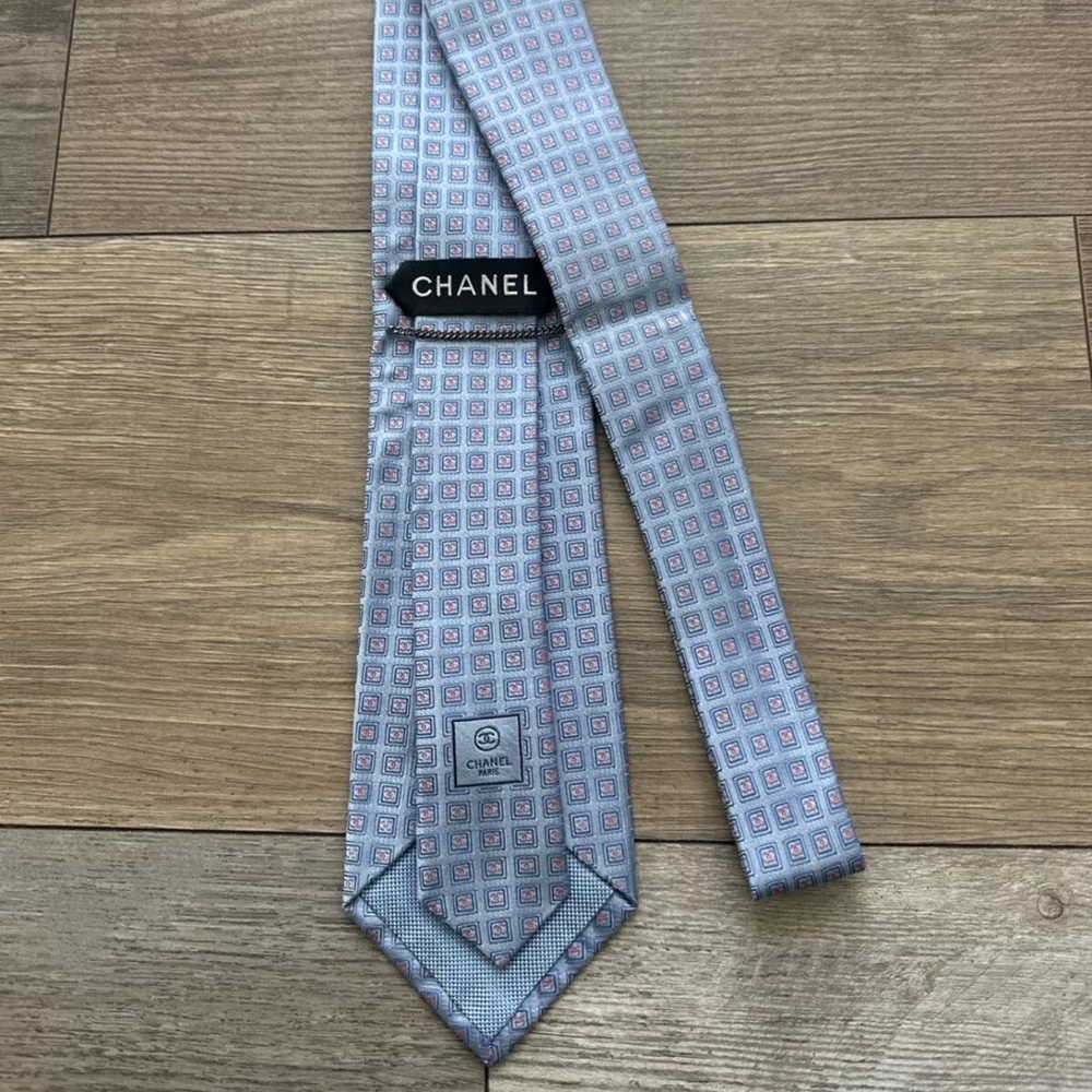 CHANEL Paris CC Interlocking Logo With Chain 100% Silk Tie Made in Italy
